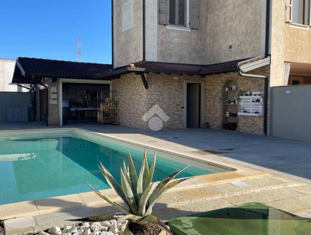 casa indipendente in vendita a Travagliato