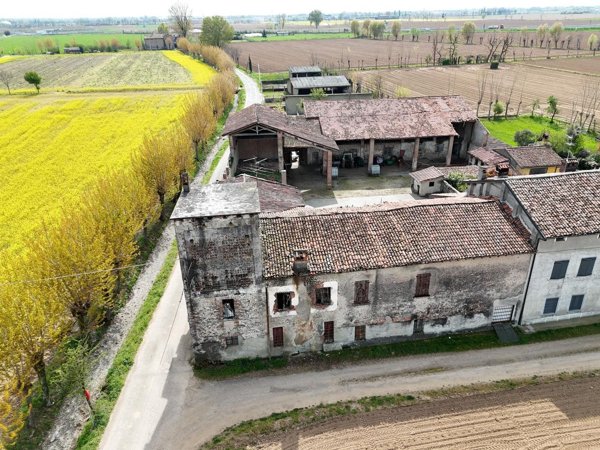 casale in vendita a Travagliato