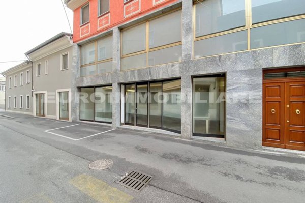 negozio in vendita a Travagliato