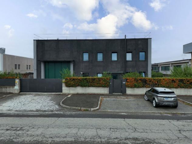 locale commerciale in vendita a Travagliato