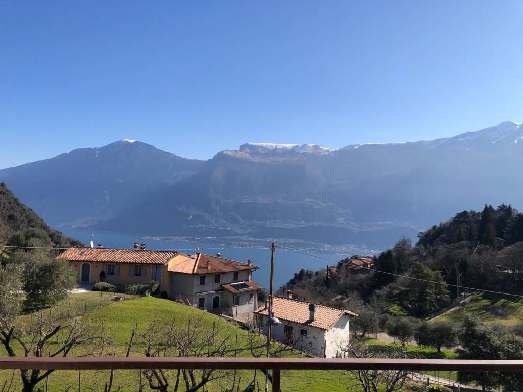 appartamento in vendita a Tremosine sul Garda in zona Pieve