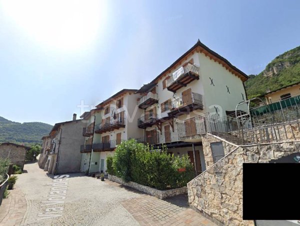 appartamento in vendita a Tremosine sul Garda in zona Voiandes