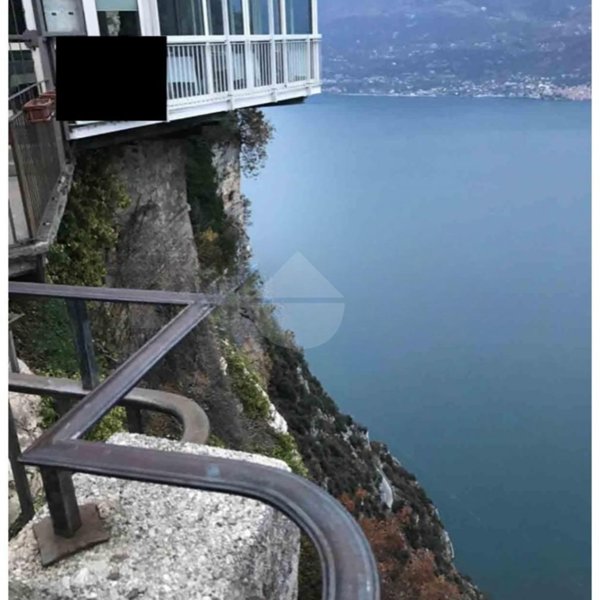 appartamento in vendita a Tremosine sul Garda in zona Voiandes