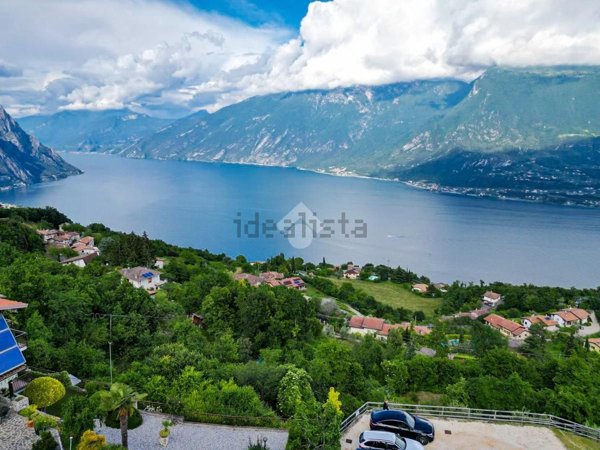 appartamento in vendita a Tremosine sul Garda in zona Voltino