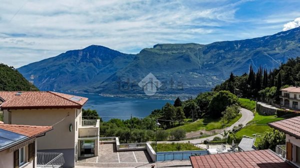 appartamento in vendita a Tremosine sul Garda in zona Pieve