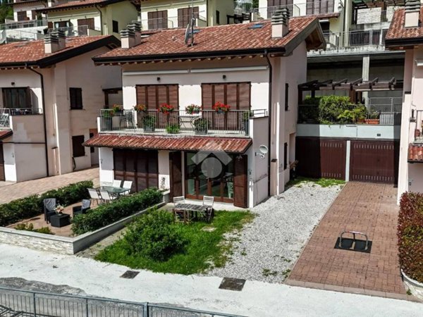 appartamento in vendita a Tremosine sul Garda in zona Pieve
