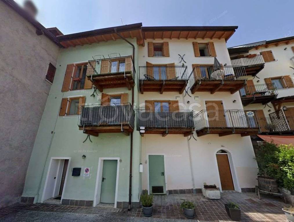 appartamento in vendita a Tremosine sul Garda in zona Voiandes