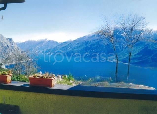 appartamento in vendita a Tremosine sul Garda