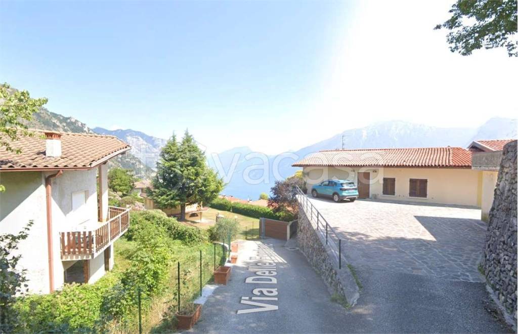 appartamento in vendita a Tremosine sul Garda