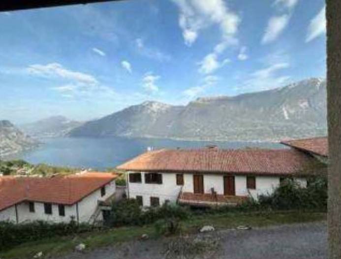 appartamento in vendita a Tremosine sul Garda in zona Pieve