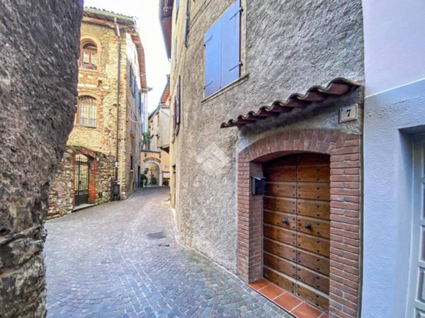 casa indipendente in vendita a Tremosine sul Garda in zona Pieve