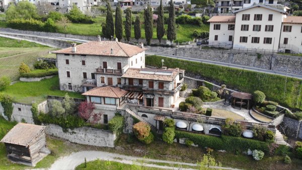 appartamento in vendita a Tremosine sul Garda in zona Vesio