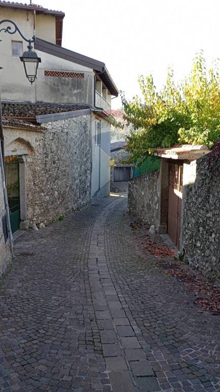 casale in vendita a Tremosine sul Garda in zona Voltino