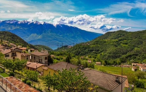 appartamento in vendita a Tremosine sul Garda in zona Vesio