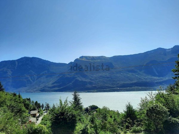 casa indipendente in vendita a Tremosine sul Garda in zona Bassanega