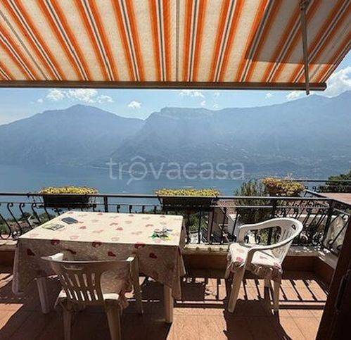 appartamento in vendita a Tremosine sul Garda in zona Voltino
