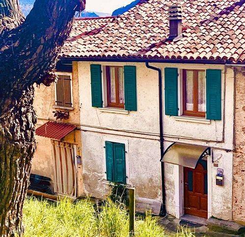 quadrivano in vendita a Tremosine sul Garda in zona Sermerio