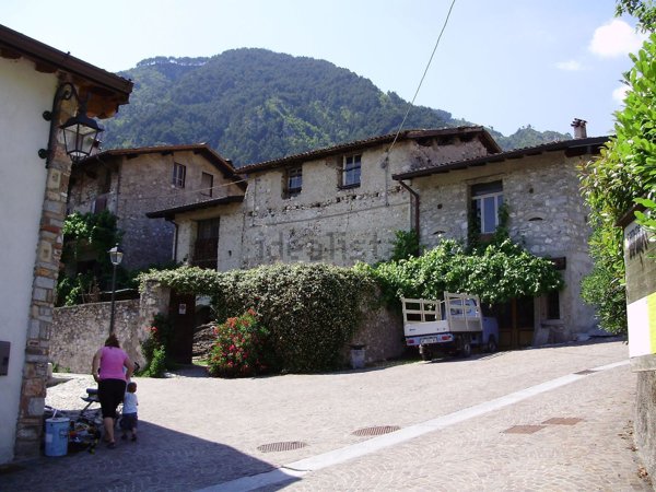 casa indipendente in vendita a Tremosine sul Garda