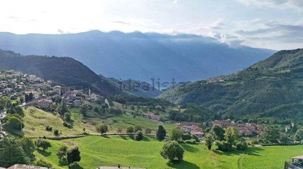 casa indipendente in vendita a Tremosine sul Garda in zona Vesio
