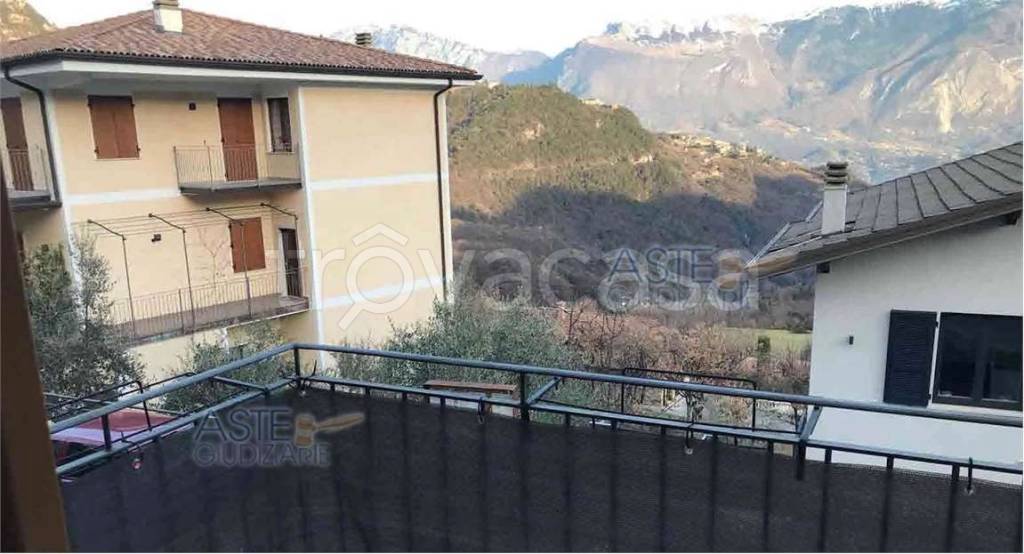 appartamento in vendita a Tremosine sul Garda in zona Voiandes