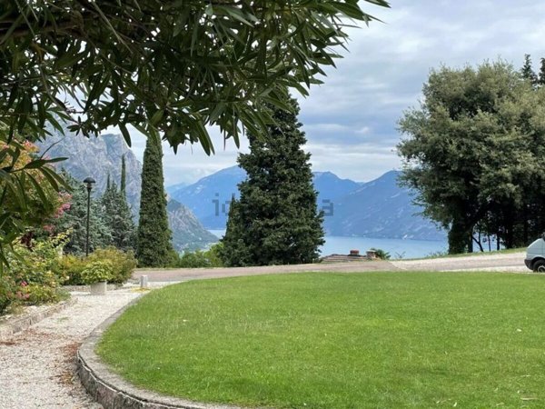 appartamento in vendita a Tremosine sul Garda in zona Bassanega
