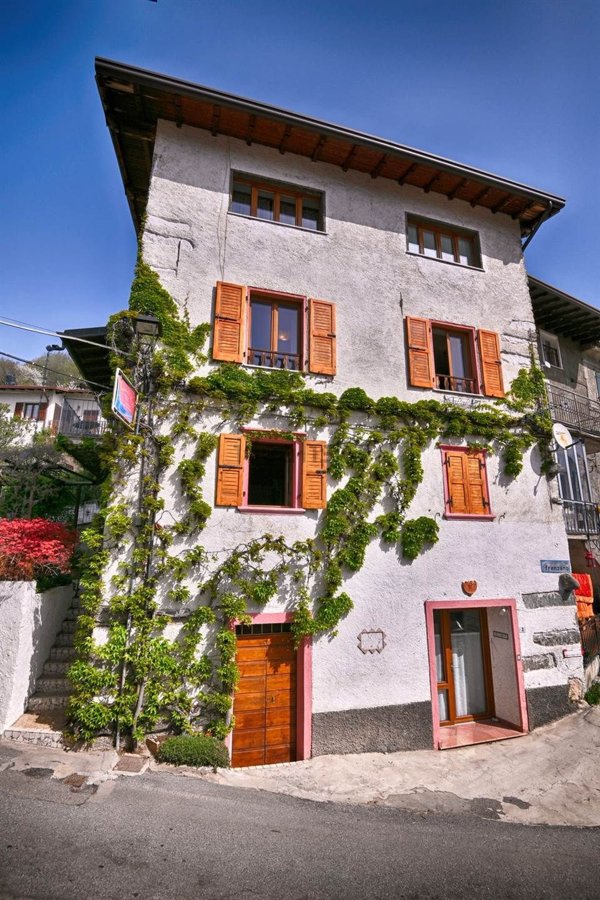 appartamento in vendita a Tremosine sul Garda in zona Sermerio