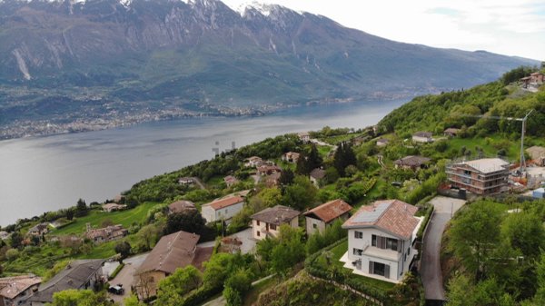 appartamento in vendita a Tremosine sul Garda in zona Bassanega