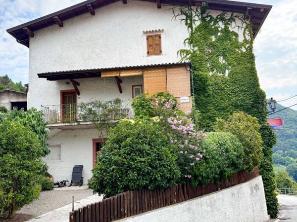 appartamento in vendita a Tremosine sul Garda in zona Sermerio