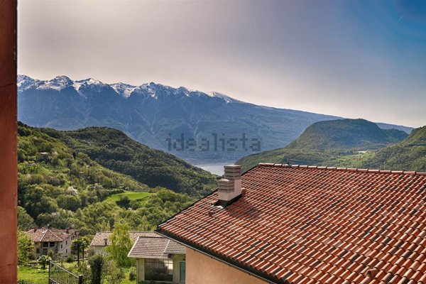 appartamento in vendita a Tremosine sul Garda in zona Sermerio