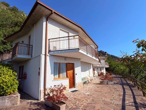 intera palazzina in vendita a Tremosine sul Garda