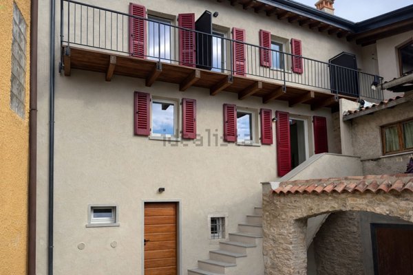 appartamento in vendita a Tremosine sul Garda in zona Pregasio