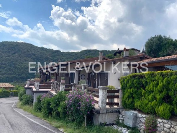 casa indipendente in vendita a Tremosine sul Garda in zona Pieve