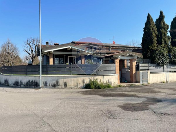 casa indipendente in vendita a Trenzano