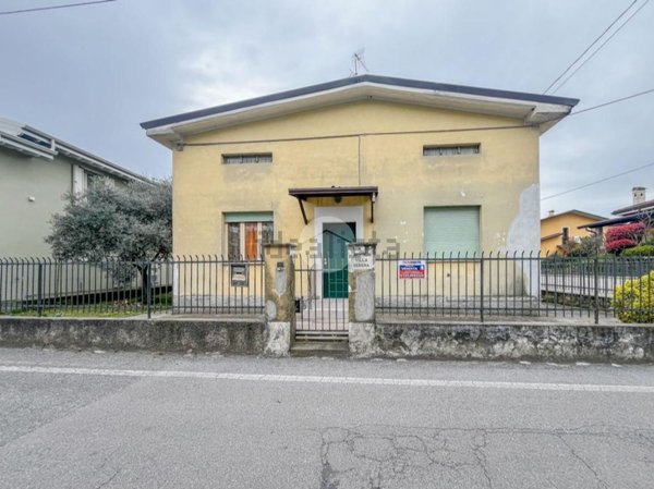 casa indipendente in vendita a Trenzano