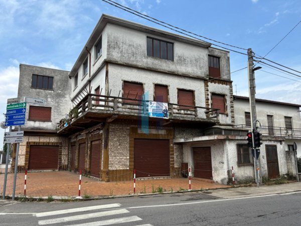 negozio in vendita a Trenzano