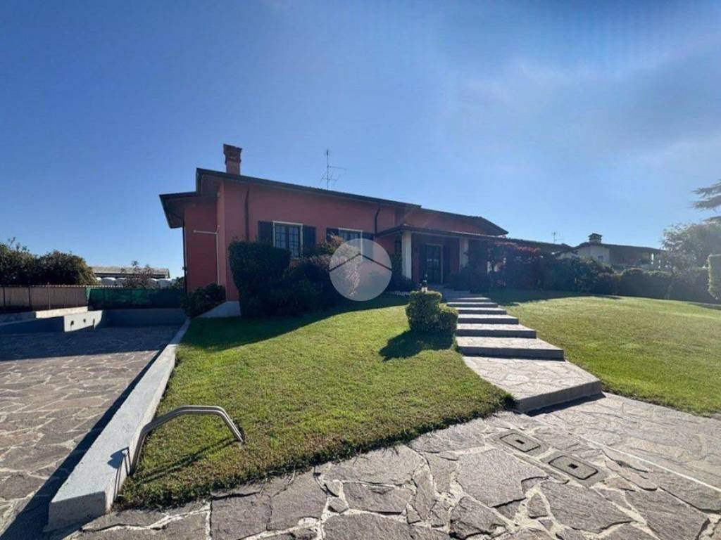 casa indipendente in vendita a Trenzano