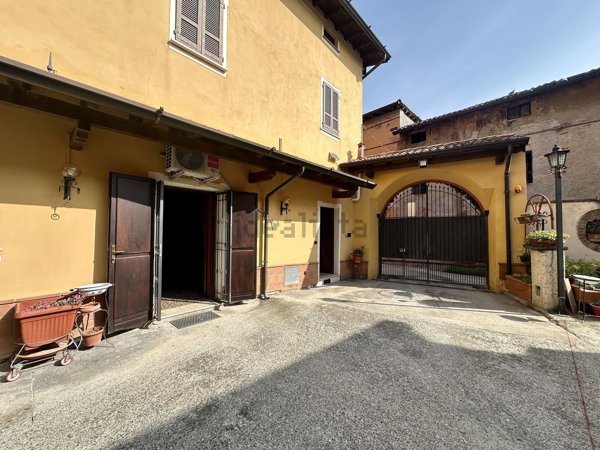 appartamento in vendita a Trenzano in zona Cossirano