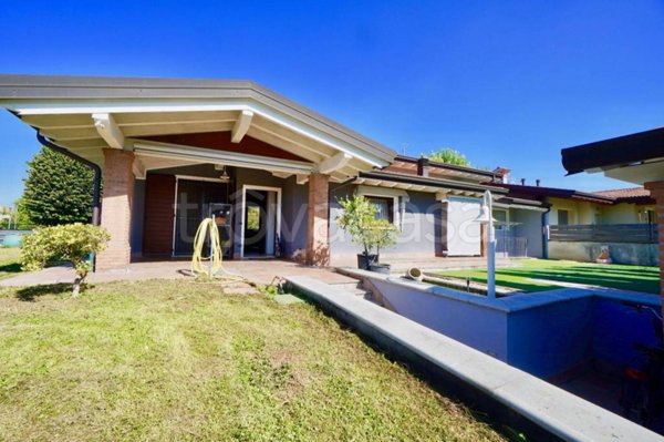 casa indipendente in vendita a Trenzano