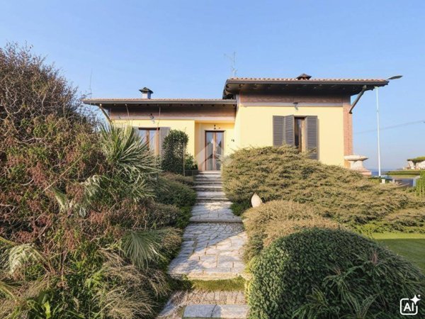 casa indipendente in vendita a Trenzano in zona Cossirano