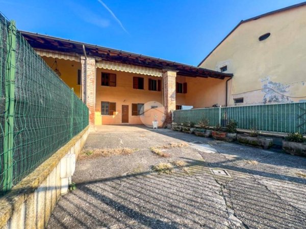 casa indipendente in vendita a Trenzano in zona Cossirano