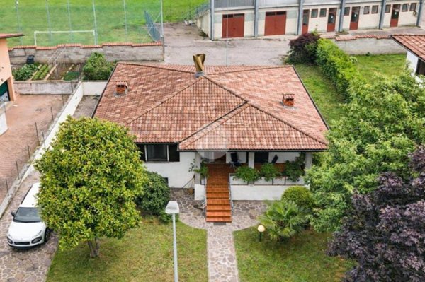casa indipendente in vendita a Trenzano