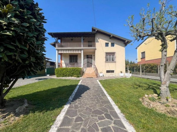 casa indipendente in vendita a Trenzano