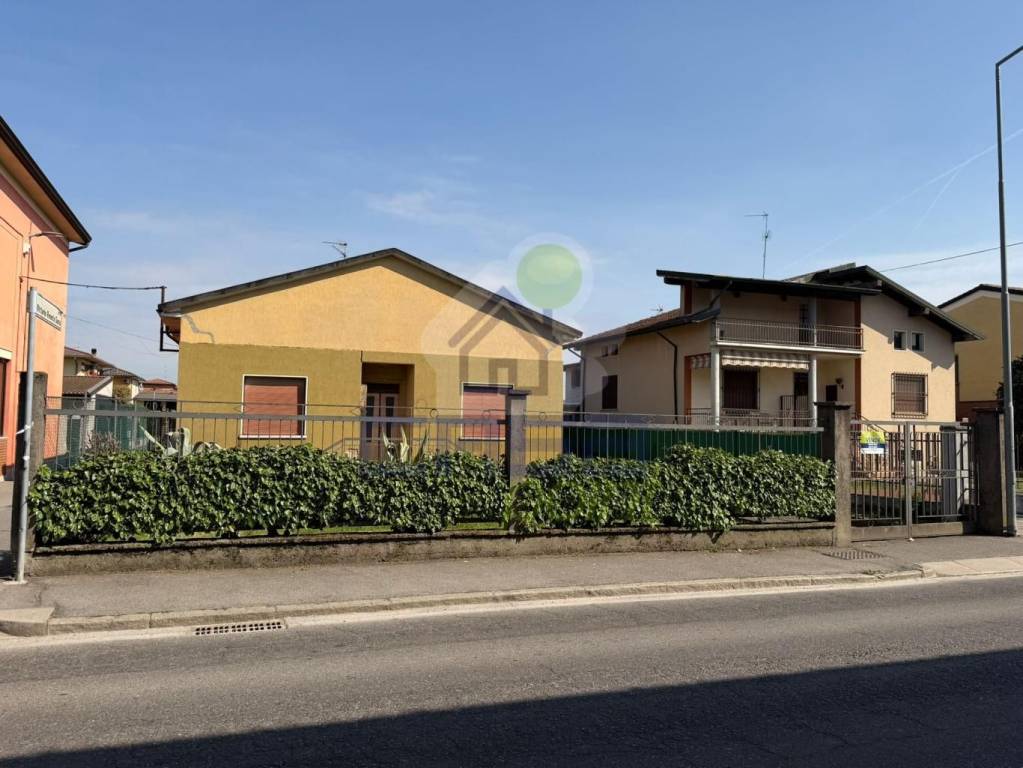 casa indipendente in vendita a Trenzano