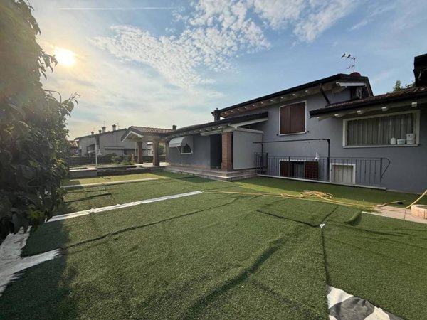 casa indipendente in vendita a Trenzano