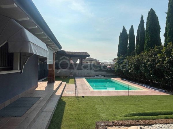casa indipendente in vendita a Trenzano