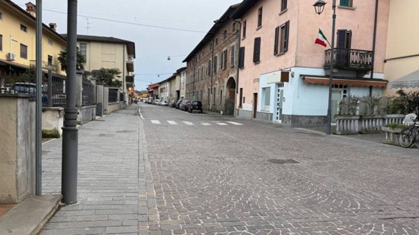appartamento in vendita ad Urago d'Oglio