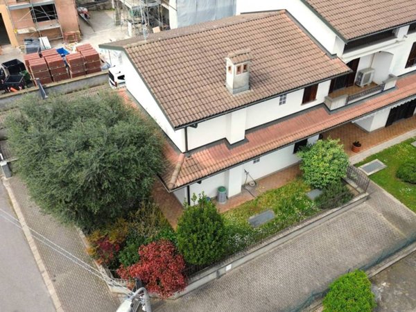 casa indipendente in vendita ad Urago d'Oglio