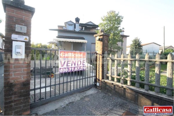casa indipendente in vendita ad Urago d'Oglio