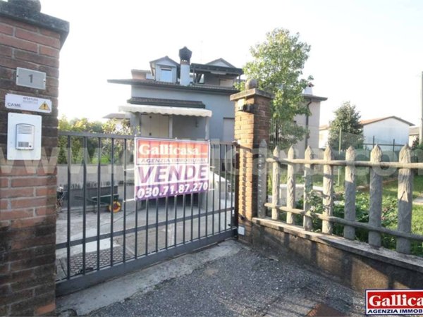 casa indipendente in vendita ad Urago d'Oglio