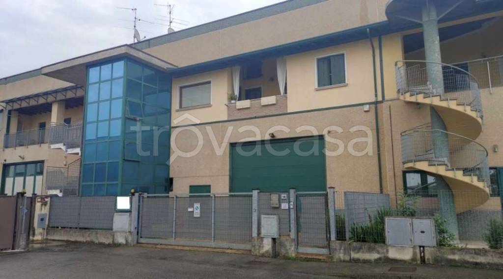 appartamento in vendita ad Urago d'Oglio